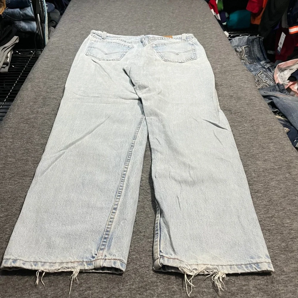 Levis 550 Relaxed Fit Light Wash Distressed Denim Jeans Mens 36x32 vintage 90s